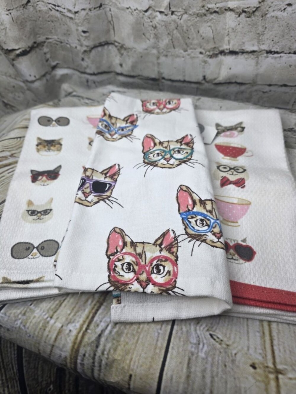 Brand New 3 pc. Cats in Glasses 100% Cotton 18"x28" Kitchen Towels